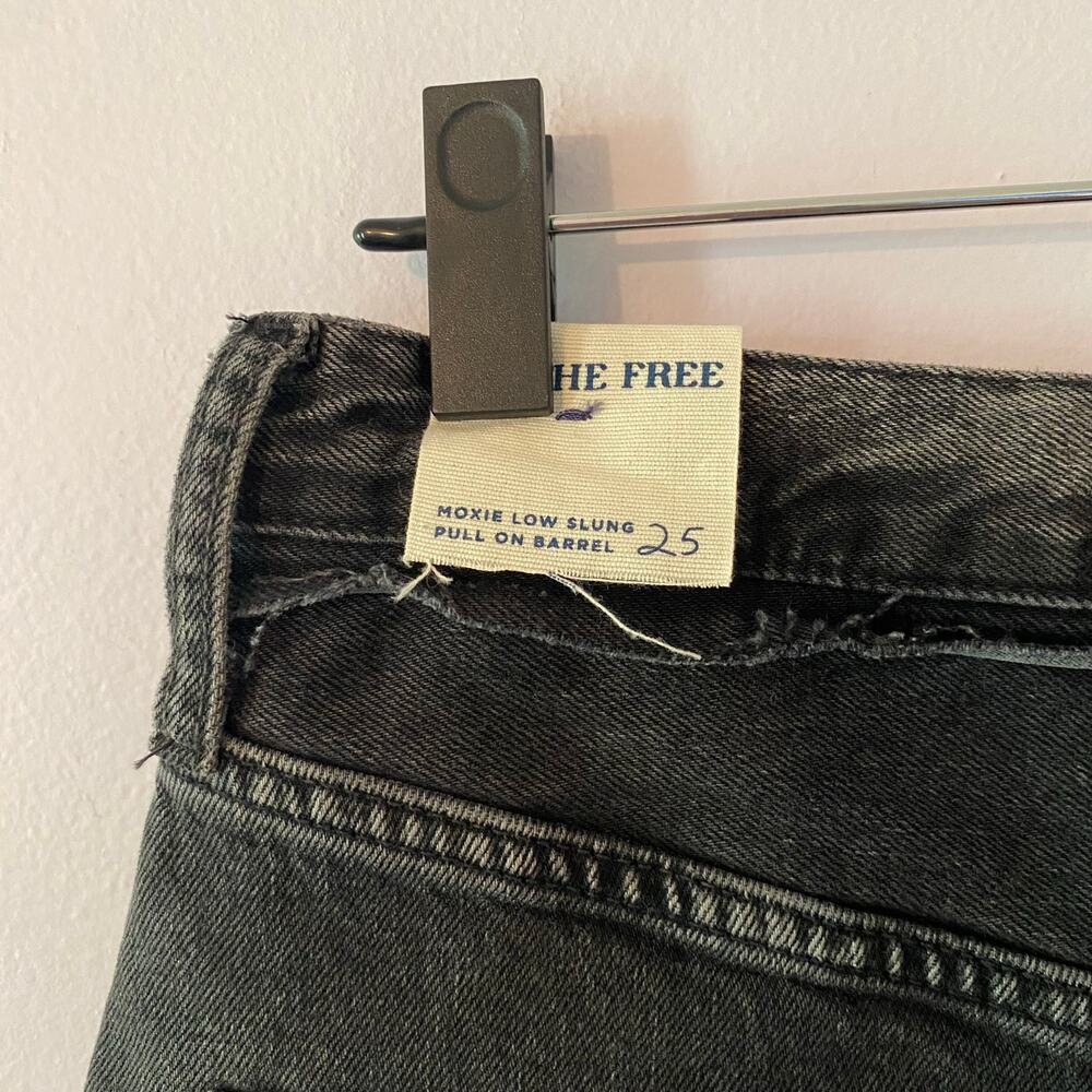 NWT We The Free Gray Wash Bare With Me Denim Mini Skirt Moxie Women's size 25 - Picture 9 of 12